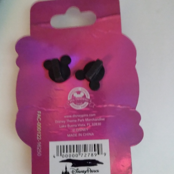 **Limited edition Disney pin - Picture 3 of 3